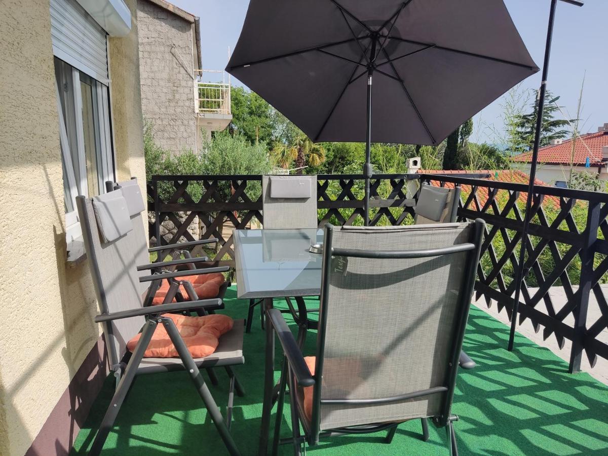 Apartment Teresa With Big Terrace Dramalj Crikvenica Exterior foto